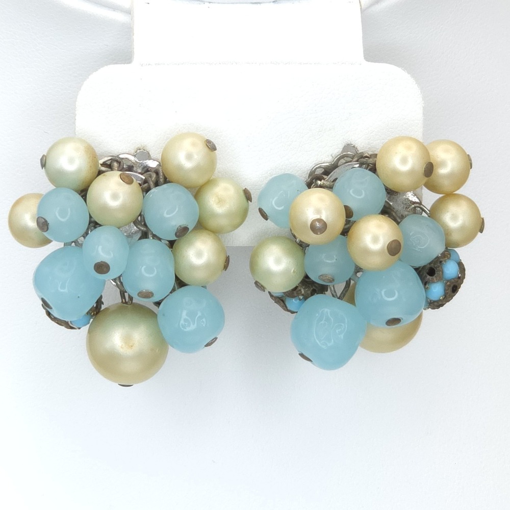 VTG‎ DeMario NY Clip On Cha Cha Earrings Blue Glass Beads Filigree Silver Tone